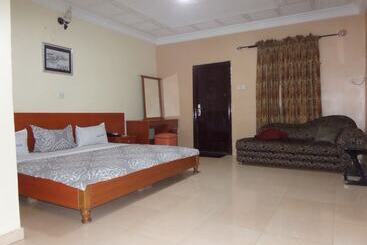 هتل Murray S Suites