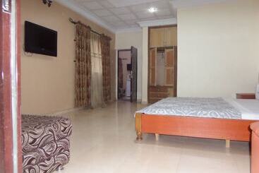 هتل Murray S Suites