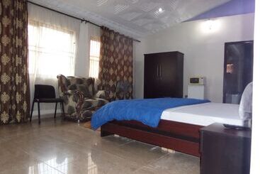 هتل Murray S Suites