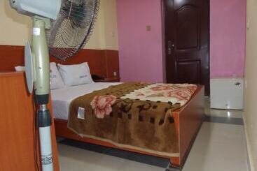 هتل Murray S Suites