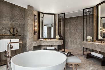 هتل The St. Regis Hong Kong