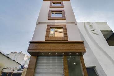 Oyo 17006 Hotel Girnar
