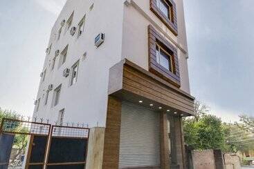 Oyo 17006 Hotel Girnar