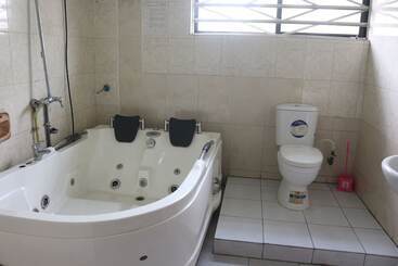 Tourist Castle Hotel And Suites