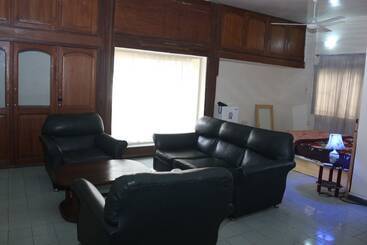 Tourist Castle Hotel And Suites