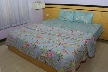 Tourist Castle Hotel And Suites