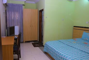 Tourist Castle Hotel And Suites