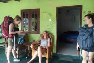 هاستل Sigiriya Village Home Stay