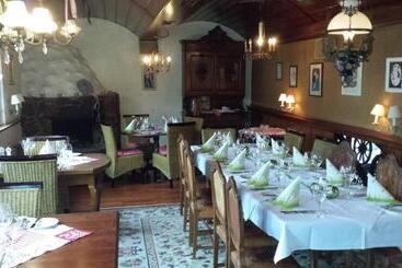 هتل Alte Schreinerei Auberge Harlekin