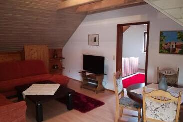 هتل Alte Schreinerei Auberge Harlekin