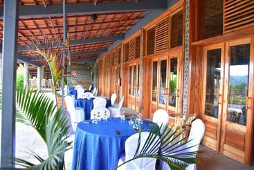 هتل Classic Lodge