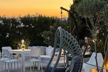 هتل Hermoso Luxury Suites