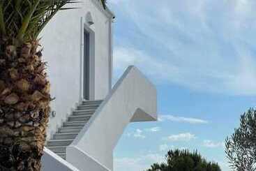 هتل Hermoso Luxury Suites