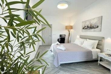 هتل Hermoso Luxury Suites