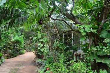 هتل Green Garden Resort