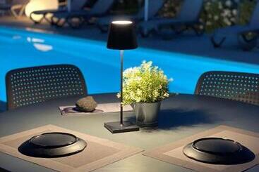 هتل Hermoso Luxury Suites