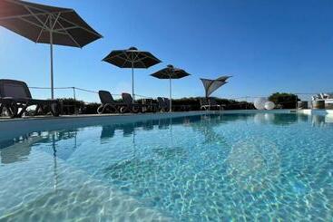 هتل Hermoso Luxury Suites