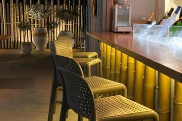 هتل Hermoso Luxury Suites