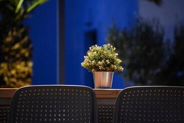 هتل Hermoso Luxury Suites