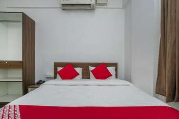 هتل Oyo 24850 Stay Zone