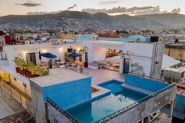 هتل Suites De La Parra