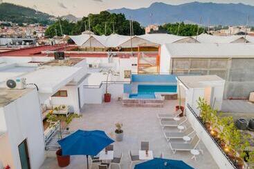 هتل Suites De La Parra