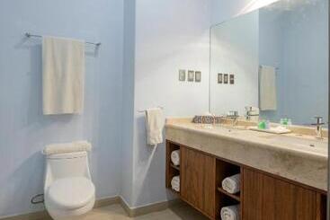 هتل Suites De La Parra