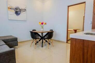 هتل Suites De La Parra