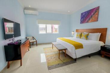 هتل Suites De La Parra