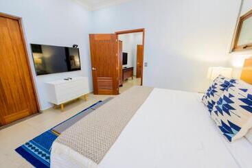 هتل Suites De La Parra