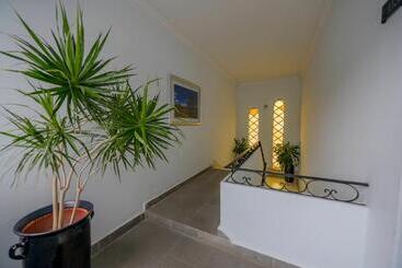 هتل Suites De La Parra