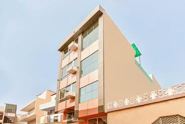 هتل O Suraj Villa