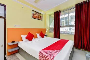 هتل O Suraj Villa