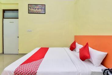 هتل O Suraj Villa