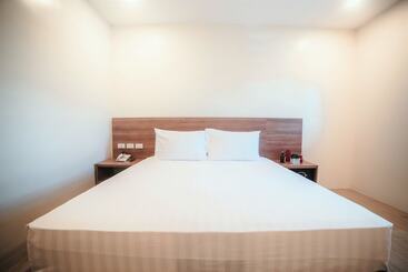 هتل Trip Inn Near Airport Or City Center