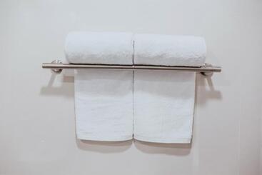 هتل Trip Inn Near Airport Or City Center
