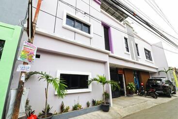 هتل Wisma Surya