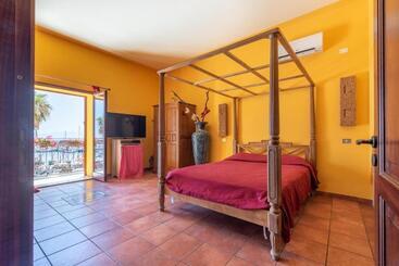 Stenopus Greco Casa Per Affitti Turistici