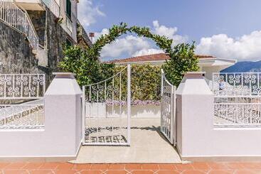 تختخواب و صبحانه Casa Dolce Casa