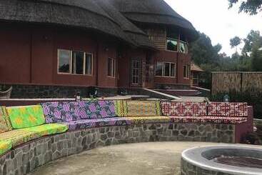 هتل Ingagi Park View Lodge