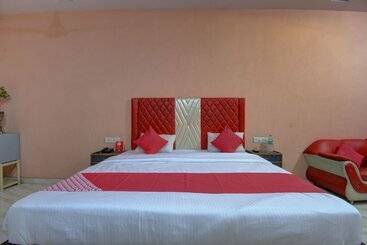 هتل Lucky Star By Oyo Rooms