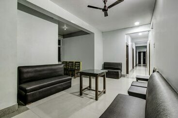 هتل Navneet Residency By Oyo Rooms