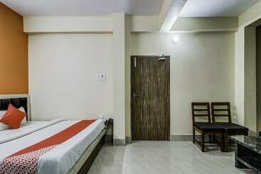 هتل Navneet Residency By Oyo Rooms