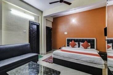 هتل Navneet Residency By Oyo Rooms