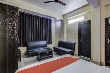 هتل Navneet Residency By Oyo Rooms