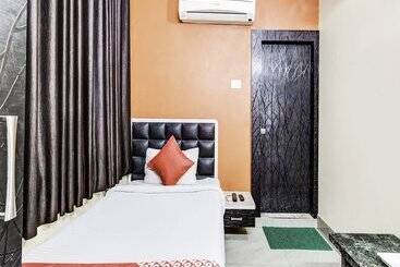 هتل Navneet Residency By Oyo Rooms