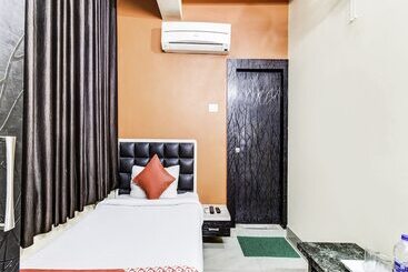 هتل Navneet Residency By Oyo Rooms