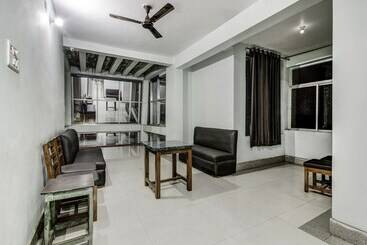 هتل Navneet Residency By Oyo Rooms