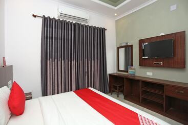 酒店 Pramod Palace By Oyo Rooms