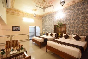 هتل Virasat Mahal Heritage